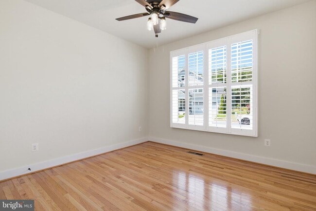 Photo - 1113 Chevron Rd