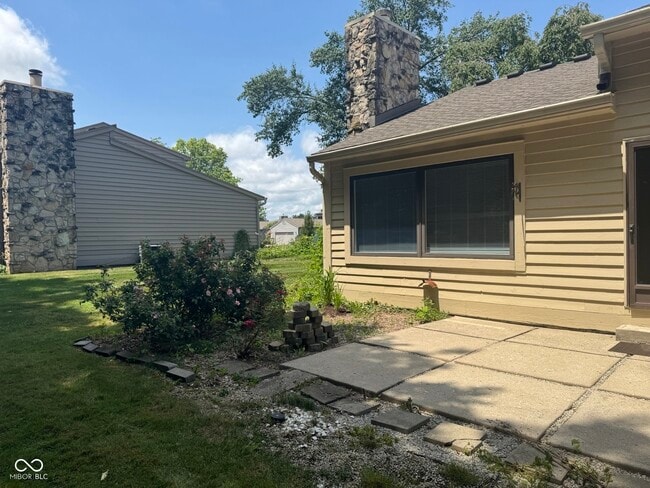 Photo - 329 Sandbrook Dr