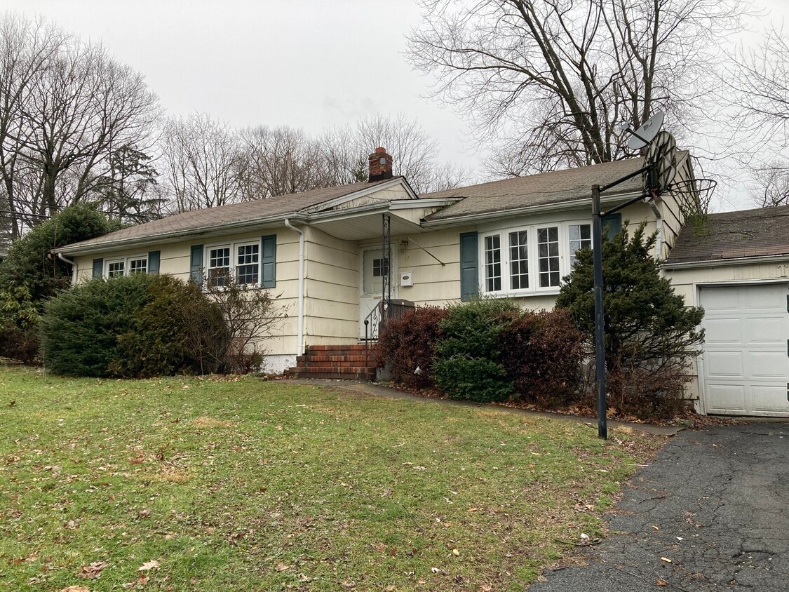 Photo - 17 Jefferson Pl (Montvale, NJ)