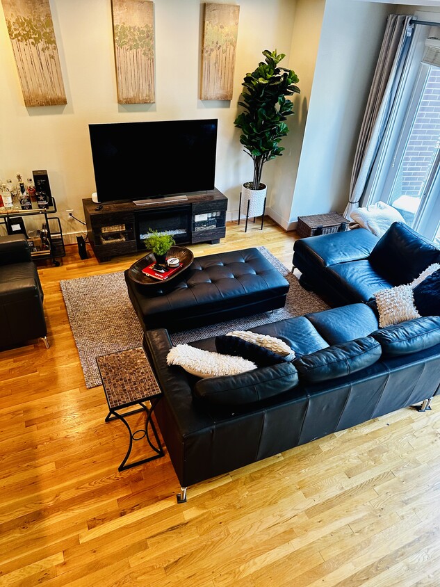 Photo - 5055 Addison Cir (Addison, TX)
