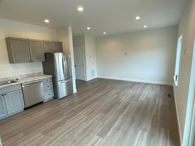 502 E 2nd Ave