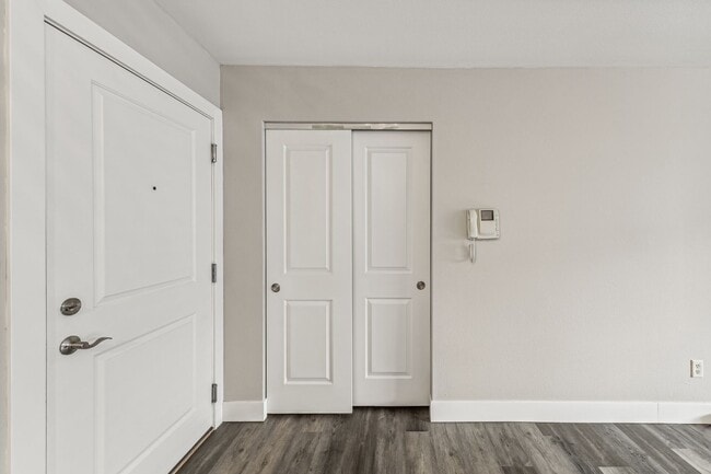 Photo - 2121 N Cambridge Ave