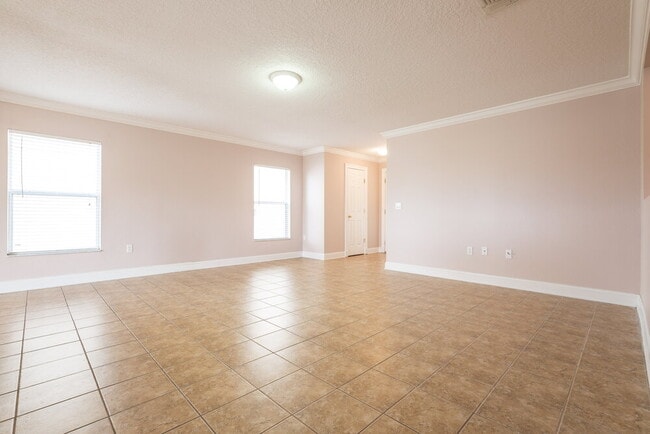1943 Kimlyn Cir