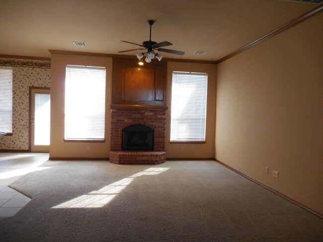 Living Room - 8420 NW 106th St