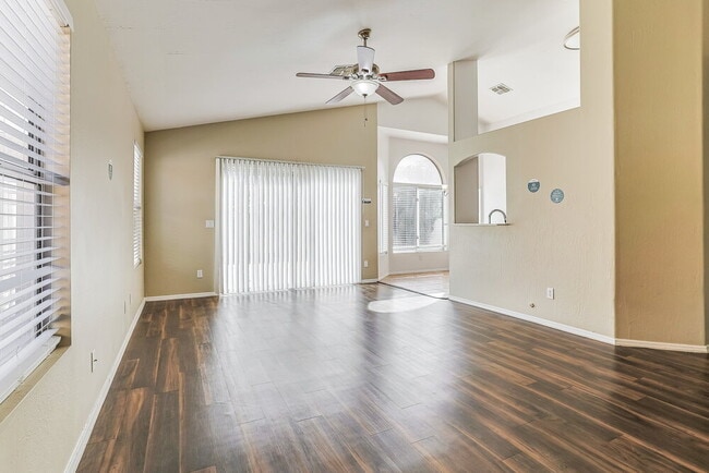 Photo - 1247 E Cindy St