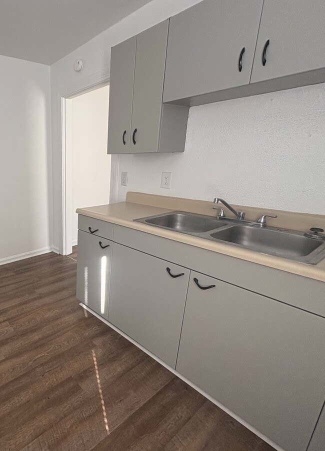 Building Photo - Maple St. Apartments Unit 4