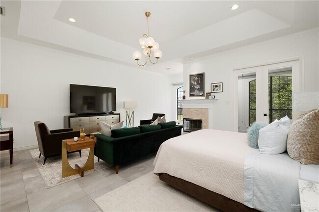 11 Sabine Ct