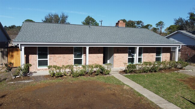 Building Photo - 7718 Romney Rd