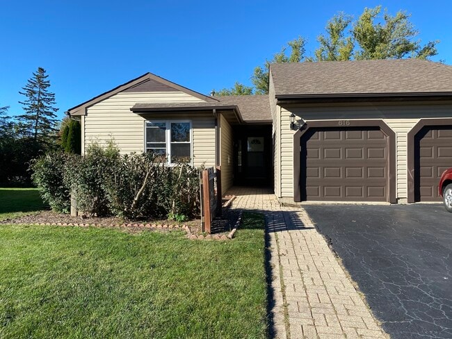 616 Bordeaux Ct E  