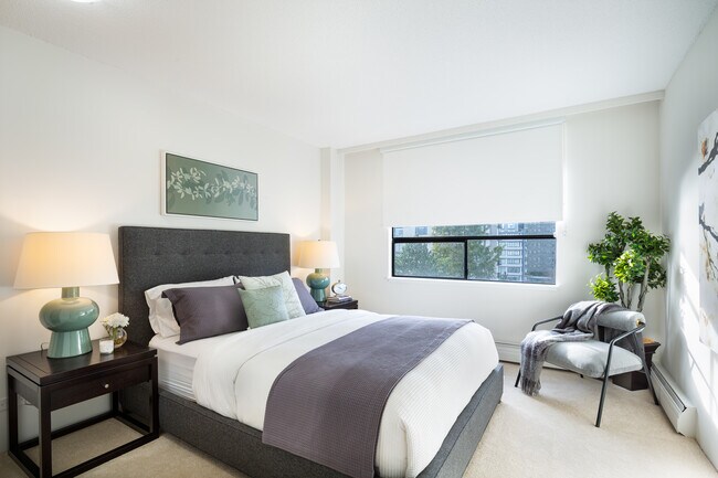 Shorewood Manor