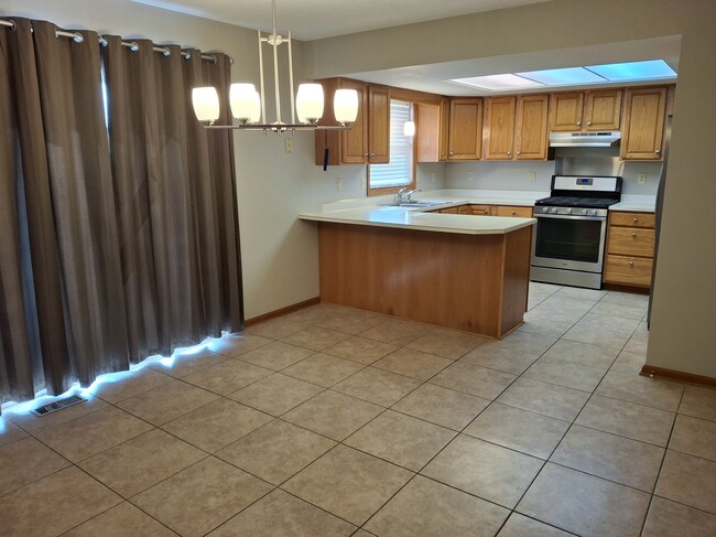 Photo - 465 Cornerstone Ave