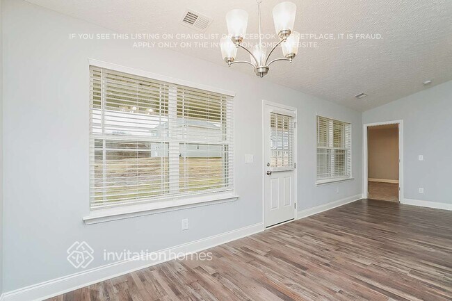 Photo - 737 Cedar Ln