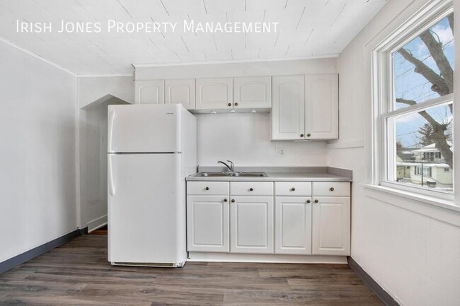 Photo - 2 Rowland Ave Unit Apt. 2