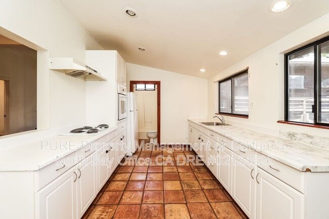 Photo - 201 Meadowlark Ln