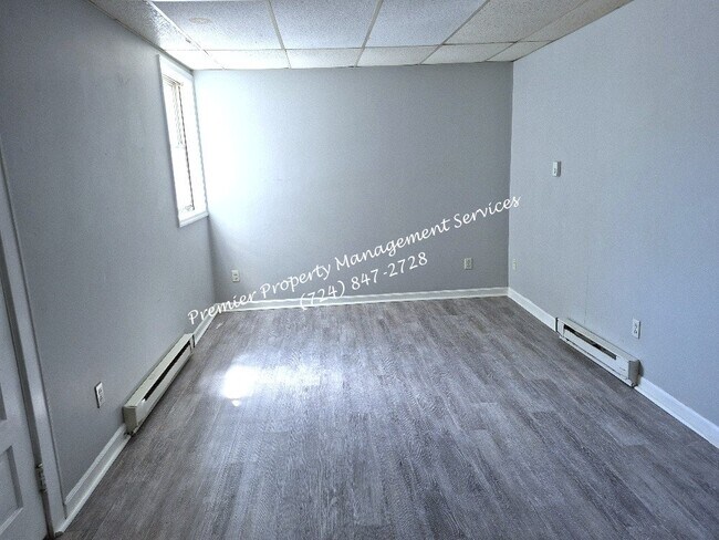 Photo - 542 Midland Ave Unit B