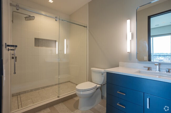 2 BR, 2 BA - 1000SF