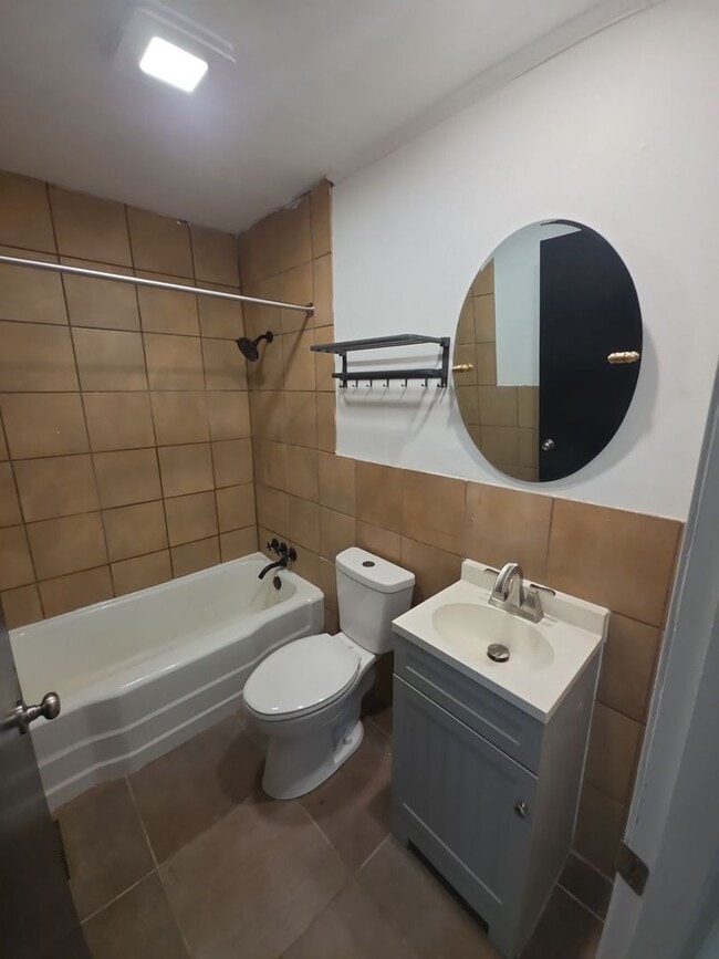 Photo - Single-Level 3 Bedroom Home with Hardwood Floors, Stainless Appliances, and Backyard in Crossville