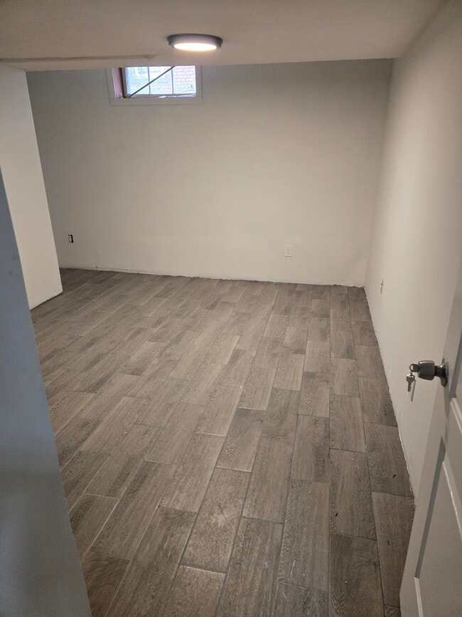 Building Photo - 76 Mansfield St Unit 76B-Basement