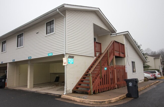 Upgraded & Spacious Condo in the Heart of ... - Upgraded & Spacious Condo in the Heart of ...