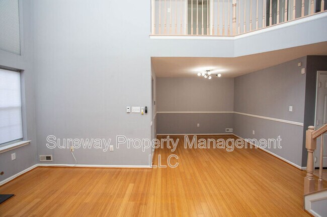 Photo - 605 Doral Dr