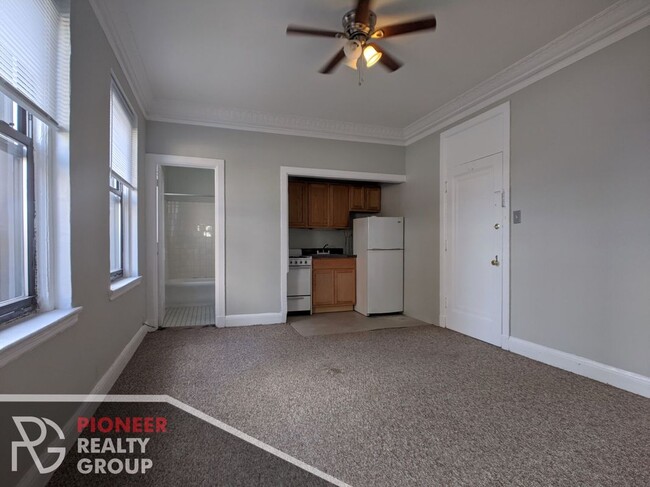 3831 N Fremont St Unit 407