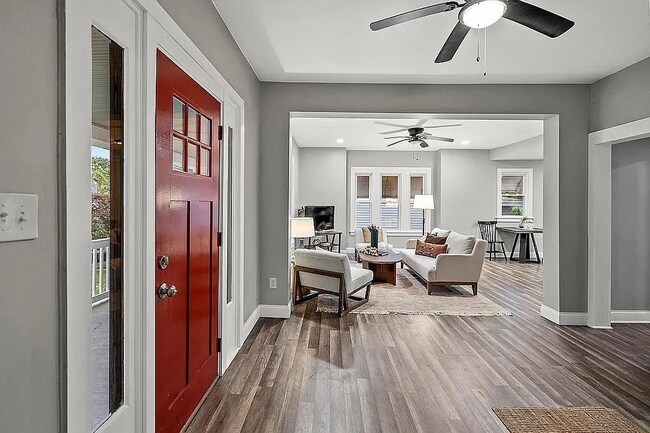 Photo - 5811 Bramble Ave