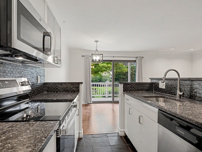 180 Glenbrook Rd Unidad I