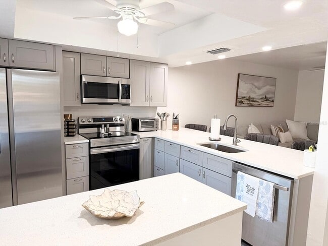 Photo - 5027 SW 16th Pl