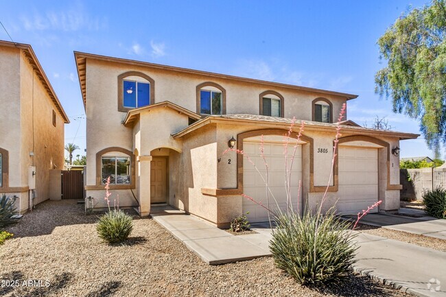 Building Photo - 3805 E Earll Dr Rental