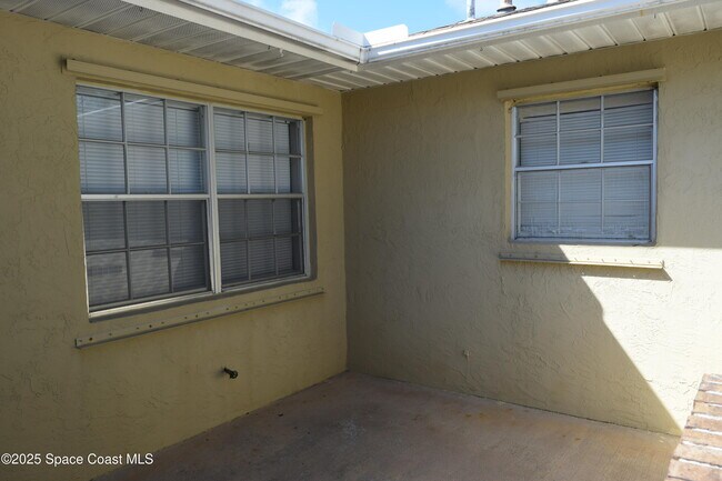 Photo - 1941 Talloak Rd