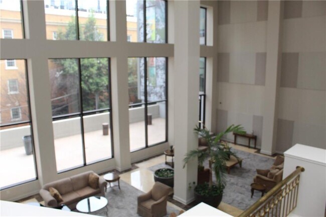 Photo - 1280 W Peachtree St NE Unit 1011