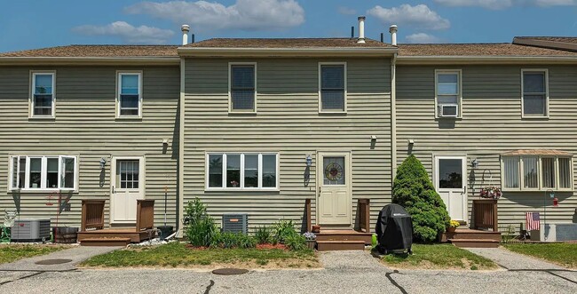 Building Photo - Plaistow NH Unit 24