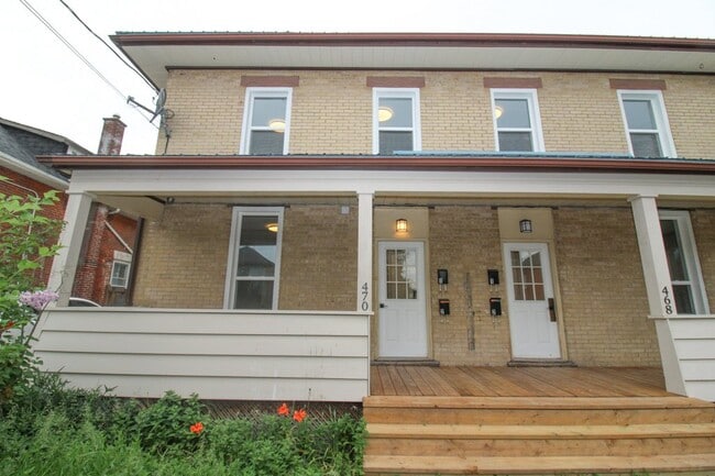 Photo - 2.5 Bedroom Upper Level Unit – All Utiliti... Unit A (Upper)