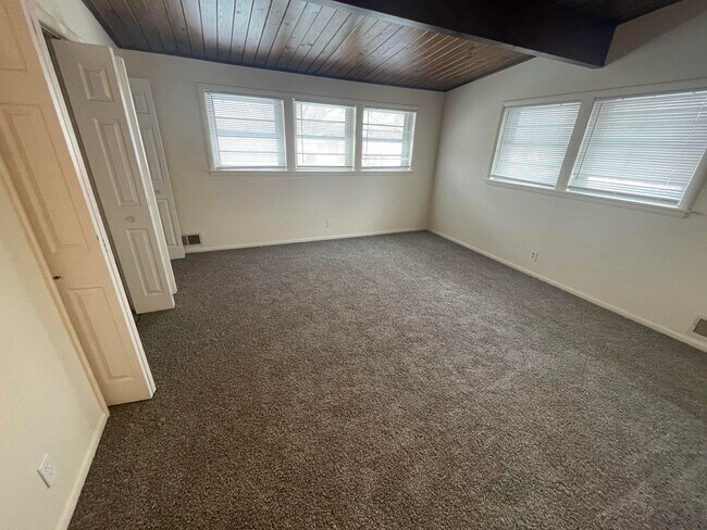 Photo - 912 Maybelle St NE Unit 914 Maybelle NE