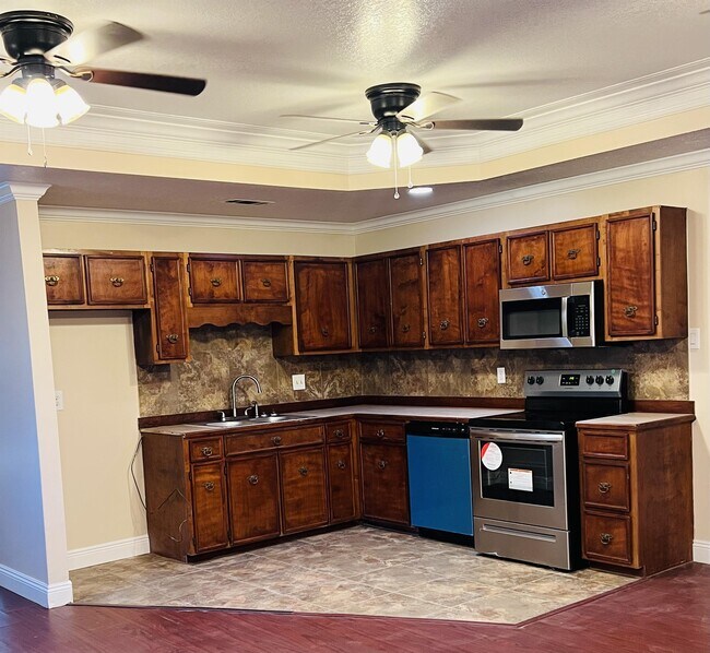 Photo - 2329 Greenway Dr