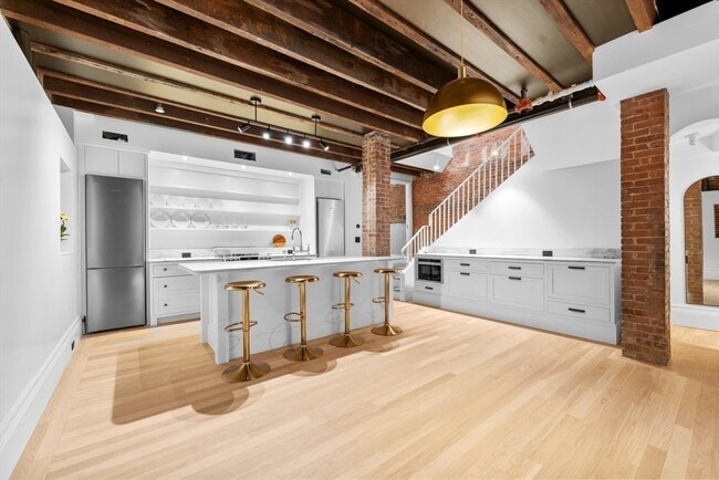 Photo - 320 Tappan St Unit 4