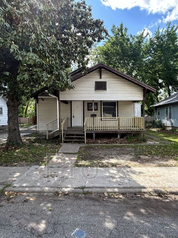 Building Photo - 20 4th St Cir