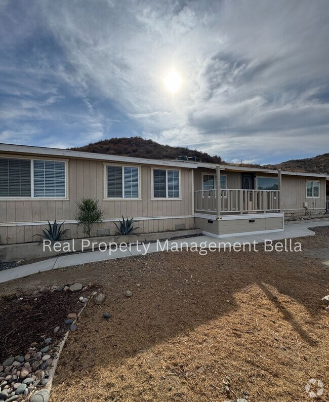 Building Photo - Spacious 4-Bedroom Retreat with Stunning V... Rental