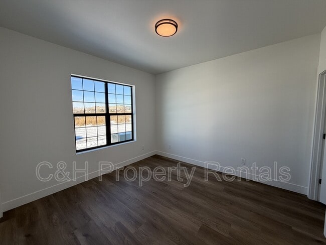 Photo - 2535 Esther Rose Ln