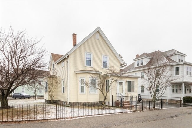 Building Photo - 18 Taber St Rental