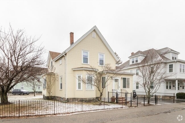 Building Photo - 18 Taber St Rental