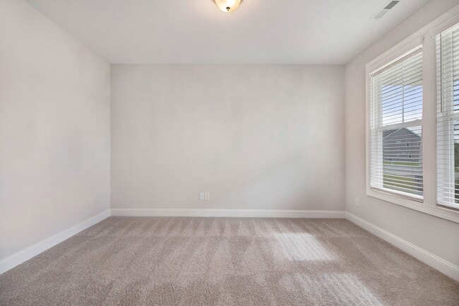 Photo - 105 Salmon Ln