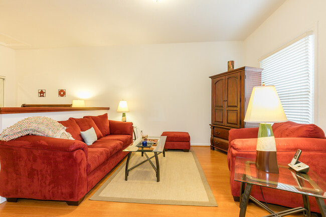 View of living area - 2765 Lombard St Condo Unit 2