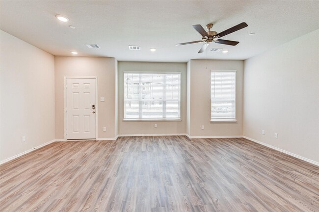 Photo - 11938 Amber Oak Wy