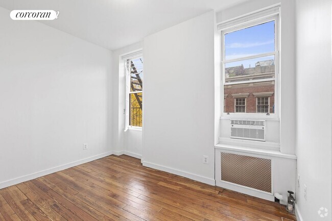 Building Photo - 51 Bank St Rental
