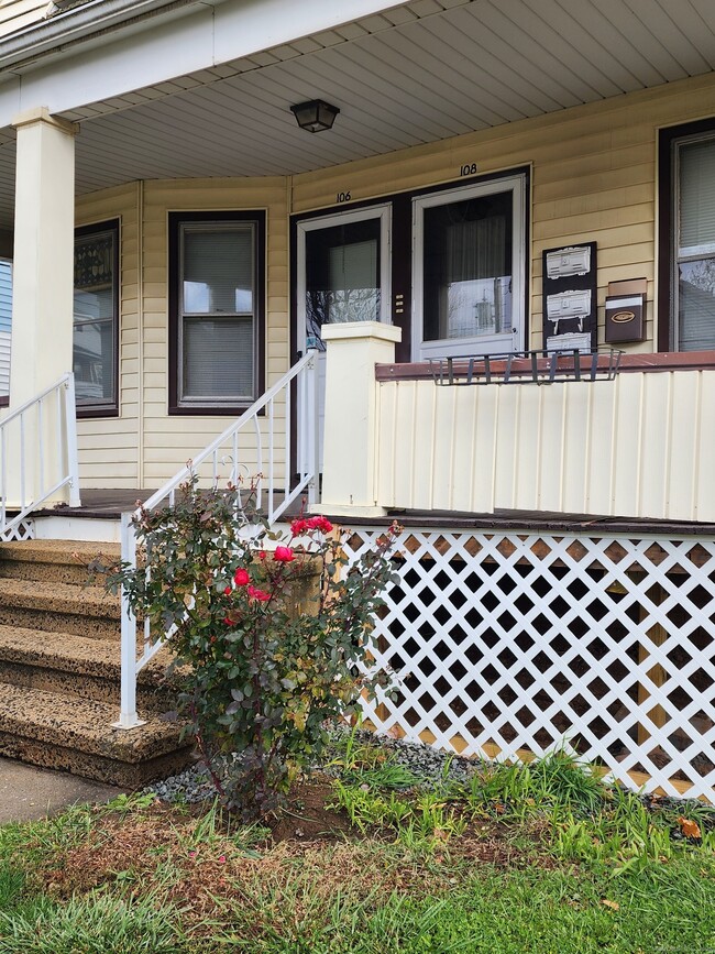 Photo - 106 Lyons St