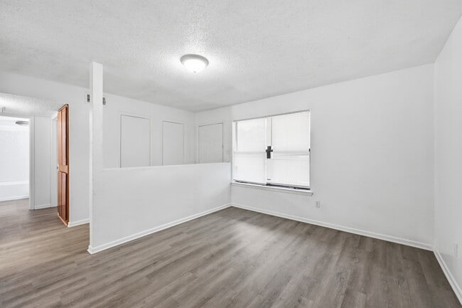 Photo - 1410 S Elizabeth Ave Unidad 302