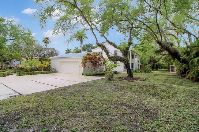 Photo - 6900 SW 104th St