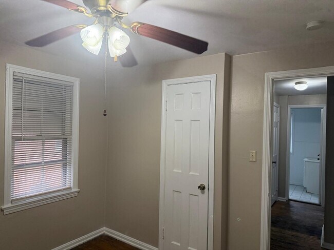 Photo - 13677 Cedar Rd