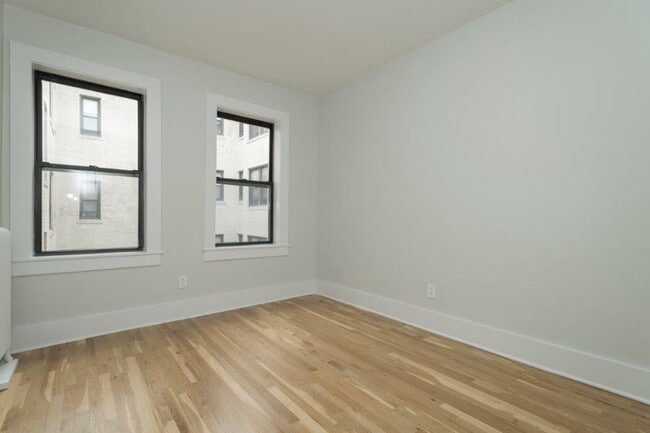 4 Elko St